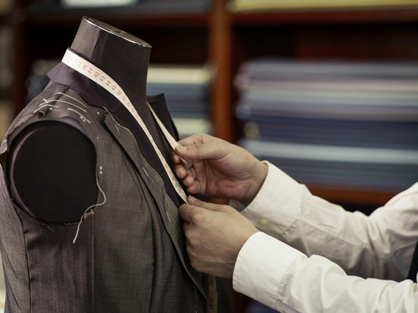 Créer votre style personnel : Trouver le costume sur mesure idéal à Paris