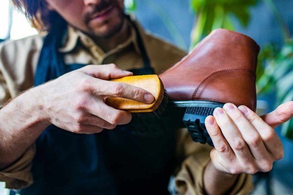 Comment bien cirer ses chaussures vernies : conseils et astuces ?